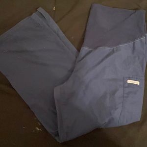 Maternity scrubs
